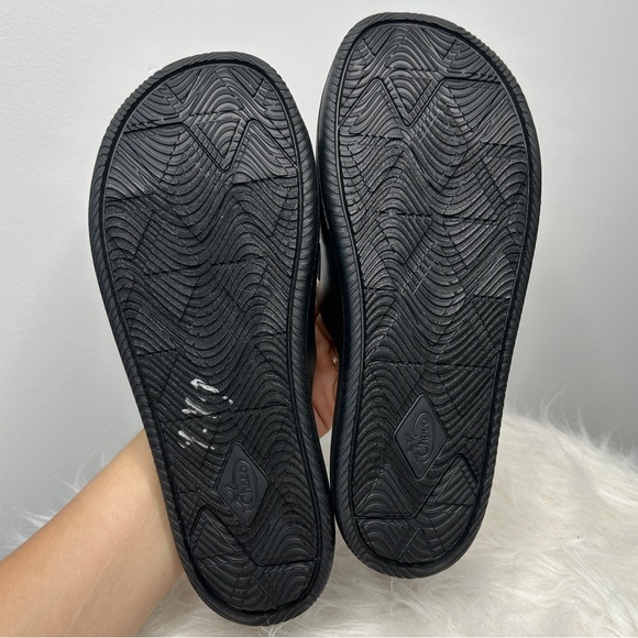 CHACO Big Kids Black Chillos Slides Sandals - Picture 4 of 6